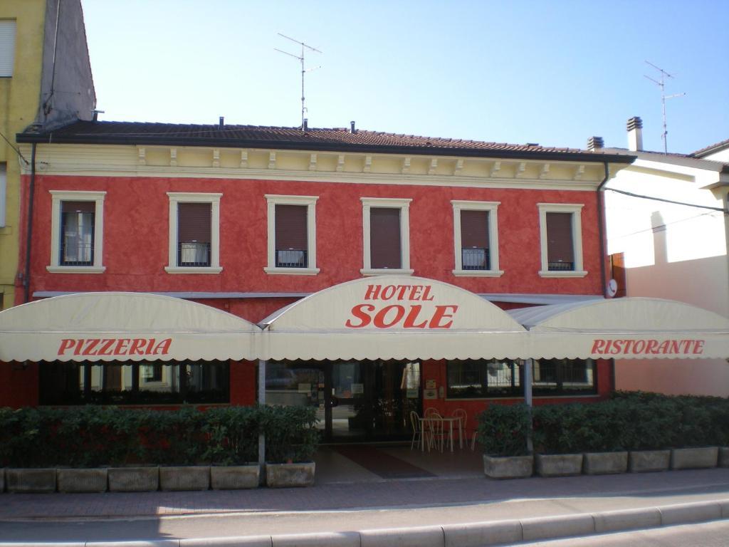 Albergo Pizzeria Sole Сан Джовани Лупатото Екстериор снимка
